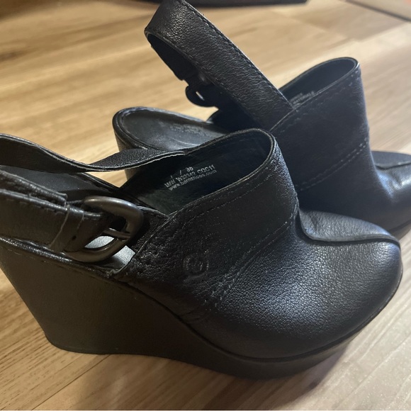 A lovely pair of Born wedges in 6.5 in black. - Picture 2 of 5